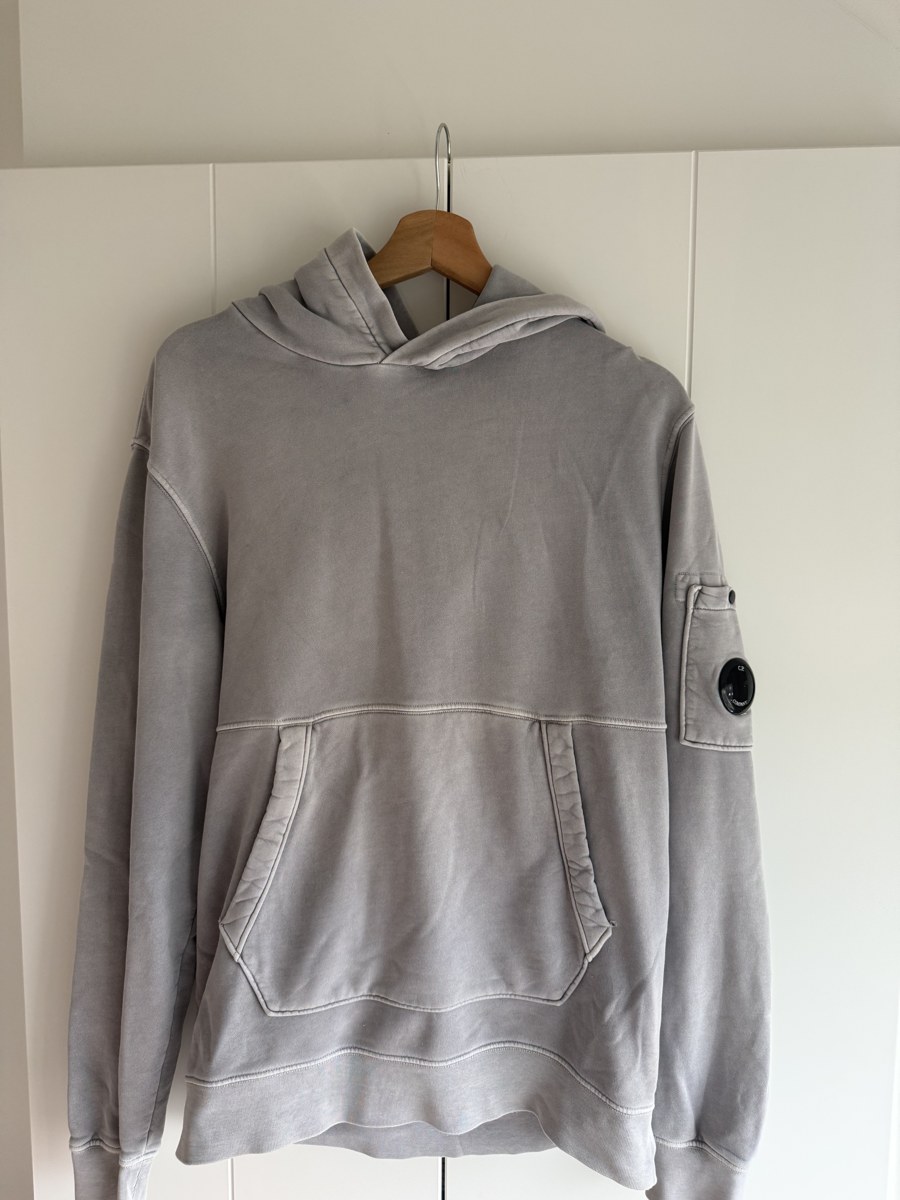 C.P. Company Resist Dyed lens hoodie Lichtgrijs